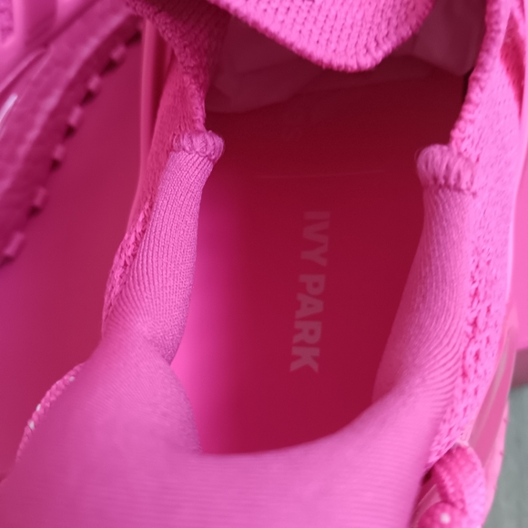 IVP ULTRABOOST OG - Picture 4 of 5